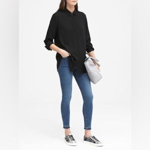 Banana Republic Women’s Parker Tunic-Fit Shirt in Black (X-Small)